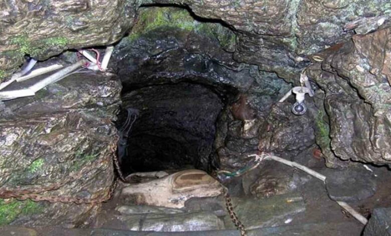 Patal bhuvaneshwar cave temple