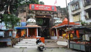 Shri chaubis khamba temple